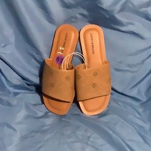 Lucky Brand Tan Slip On Sandals